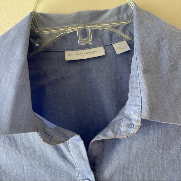 Women ‘s Button Down Tie Front Blue Collared Shirt - Picture 2 of 4